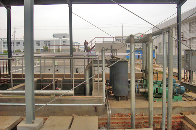 注塑專用螺桿冷水機(jī)，冷水機(jī)及管道安裝